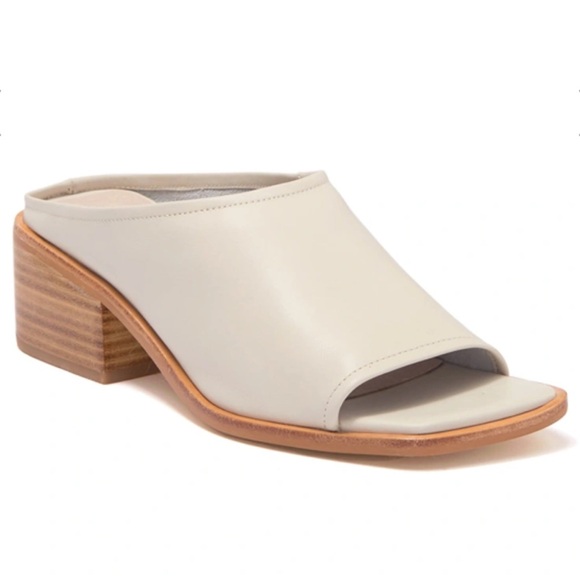 INTENTIONALLY BLANK SO LEATHER BLOCK HEEL SANDAL IN CREAM SIZE 6 - Picture 1 of 10